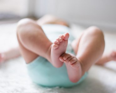 Jak dbać o higienę intymną niemowląt – porady dla nowych rodziców