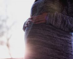 Parcie na pęcherz w ciąży – normalne czy powód do niepokoju?