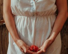 Photo "Stages of labor and how to prepare for them – a guide for expectant mothers"